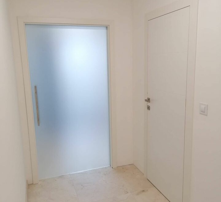 Prosklené dveře z bezpečnostního skla